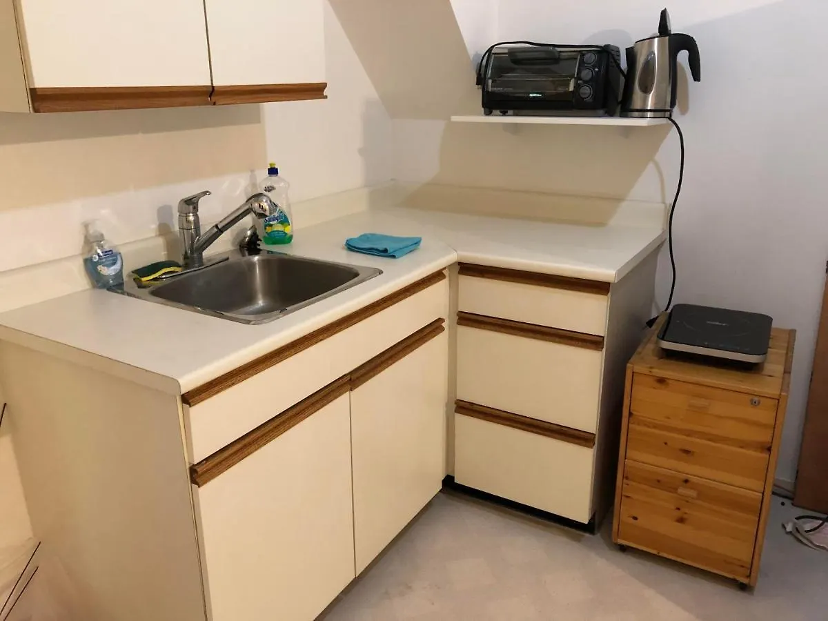 Cozy Modern Guest Home Close To Downtown Vancouver Sights & Supermarket