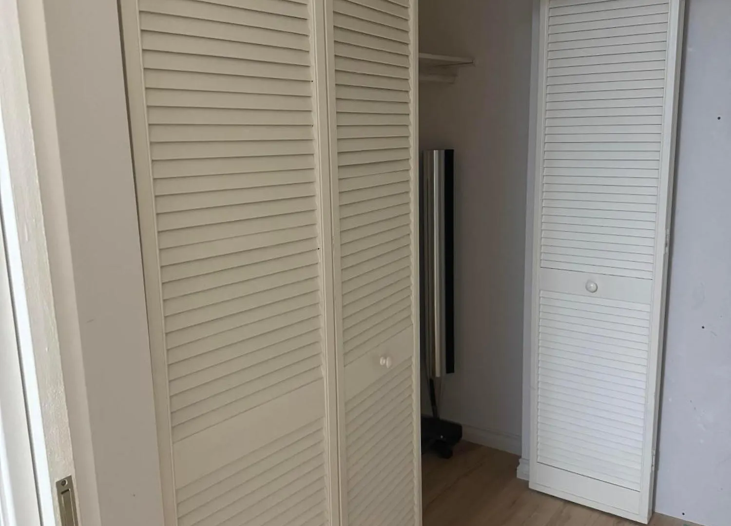Homestay Cozy Modern Guest Home Close To Downtown Vancouver Sights & Supermarket